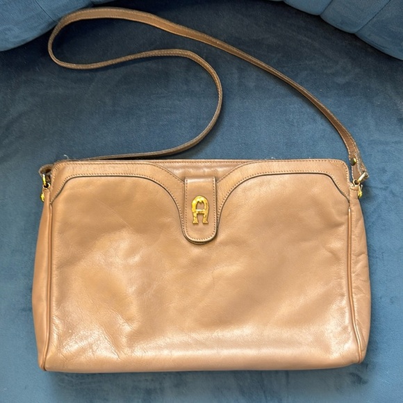 1980's Etienne Aigner Leather Taupe Shoulder Bag - Picture 1 of 5